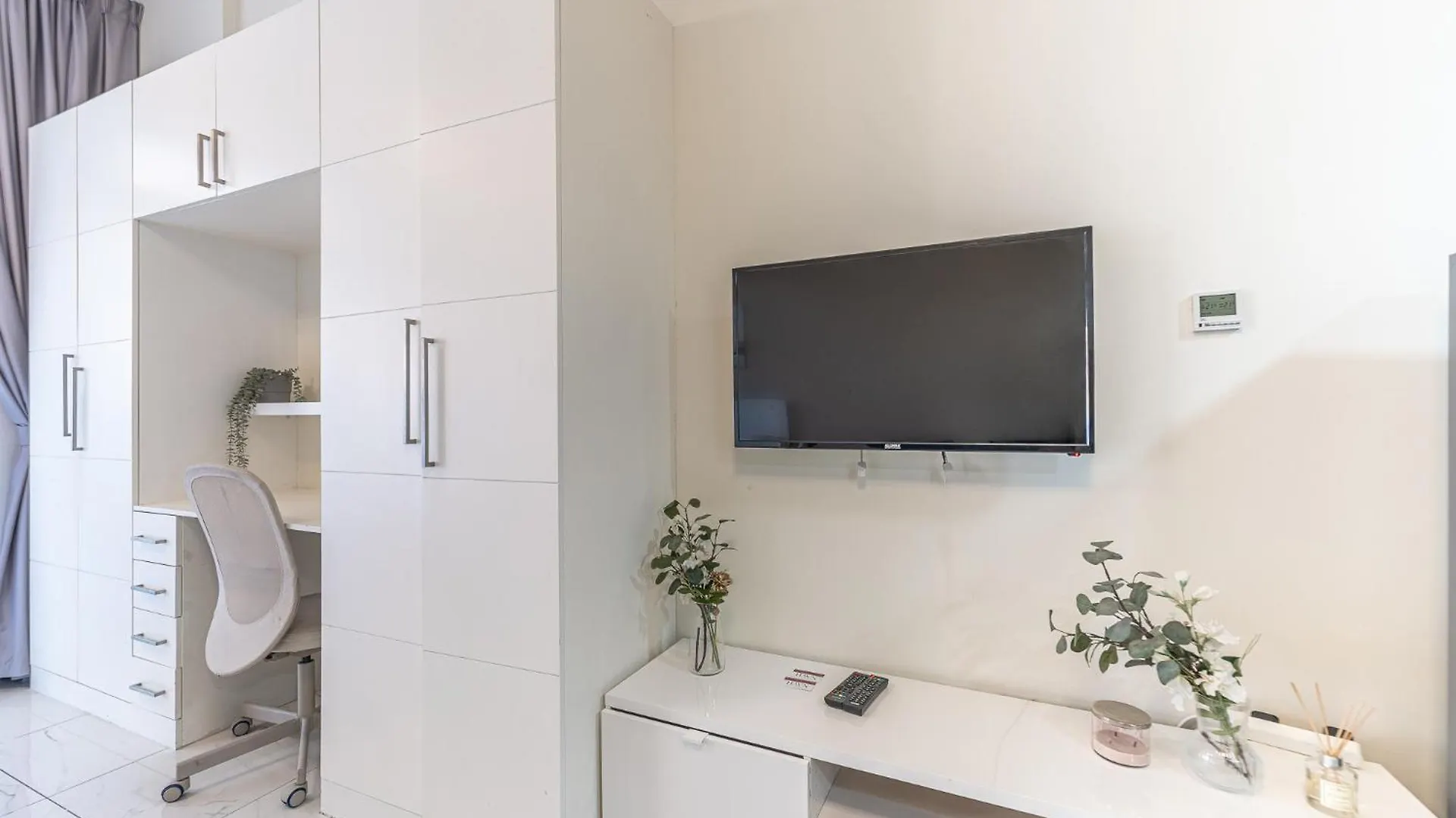 Apartment Havn - Studio In Jvc, Infront Of Circle Mall Dubai